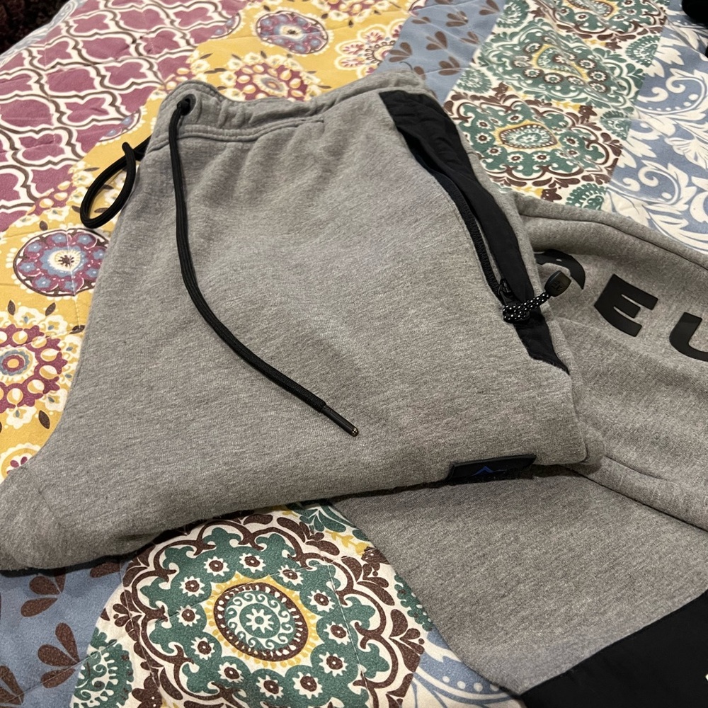 American eagle joggers